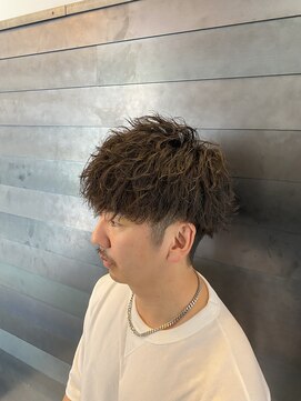 ディスイズバーバーセカンド(THIS IS BARBER 2nd) ツイストスパイラルパーマ　メンズカット