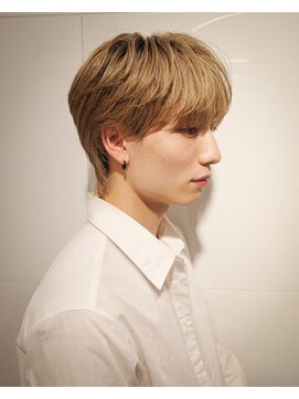 オーシャントーキョー(OCEAN TOKYO) 韓国ヘアカルマパーマカルマバングセンターパート金髪ウルフ