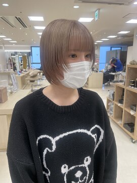 ケンジ 平塚ラスカ店(KENJE) ベージュカラー