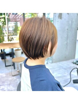 ビューブルー 亀戸錦糸町(VIEW BLUE) 美髪シアーカラーピンクブラウンショートカット切りっぱなしボブ