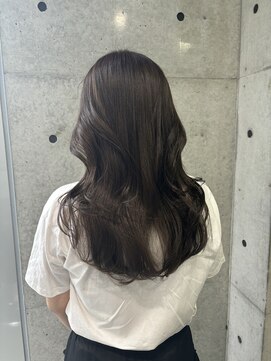 ニーゼロゼロナナ(2007) グレージュ