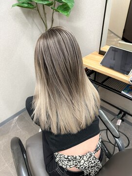 エレクシィ(ELEXY) ホワイトグレージュバレイヤージュカラー