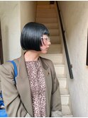 透明感たっぷりブルーブラックボブ