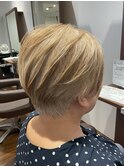 ショートボブ