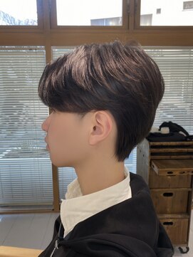 ネオリーブウリ 二子玉川店(Neolive uri) ブルーブラックフェザーパーマサーフカールセンターパート