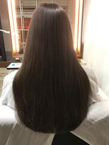 ディシェーレローブ(die Schere Lob) ロングヘア×アディクシーカラー