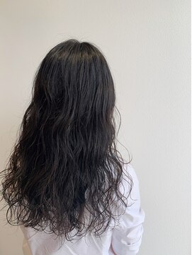 キー(KEY) パーマのロングヘア