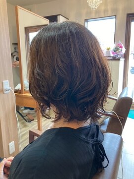 グリンへアー(Grin hair) ミディアムカール