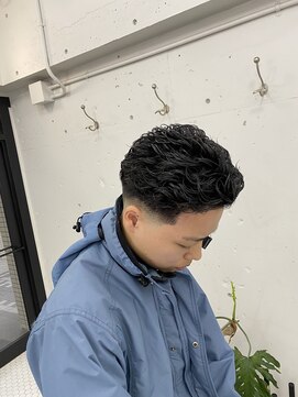 ウェルネス(Wellness) オールバックパーマ　フェード