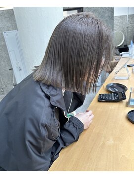 ワルム(warme) グレージュカラー