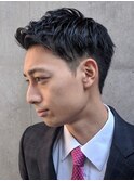 清潔感と男らしさを両立した「アップバングショート」