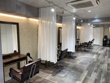エンヴィー コウベ(ENVY KOBE)の雰囲気（パーテーションで仕切ってますので、リラックスして過ごせます）