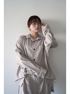 フィット ヒュー 千葉(fit hue) 黒髪/オリーブグレー/ココアベージュ/小顔/クラゲヘアー