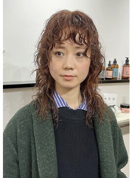 ユーリカ(Eurica) レイヤーカット/ハードパーマ/オレンジカラー/ブリーチなし