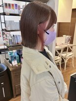 ビーバイシージャストビューティー(B by C just beauty)&nbsp;切りっぱなしボブ　春カラーピンク　イヤリングカラー