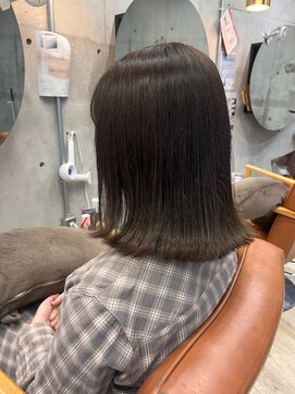 コージー(Kozy) アッシュブラウンカラー×外ハネボブ