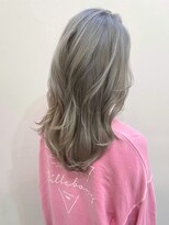 美容師 久保浦&nbsp;シルバーベージュ