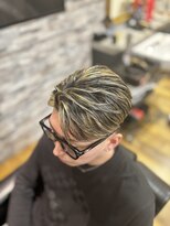 バーバーブロス(BAR BER bro's)&nbsp;メッシュ×刈り上げセンターパート/リバースセンターパート/浦安