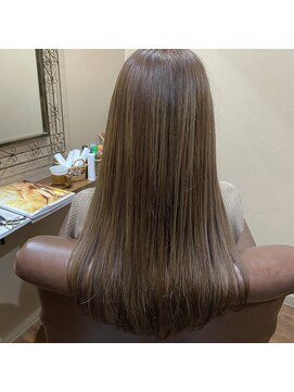 リズ オブ ヘアー(Lis of hair) ロング☆グレージュ