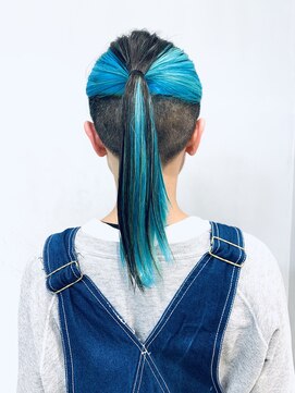 クリアーオブヘアー 本山店(CLEAR of hair) ターコイズブルー×刈り上げ女子