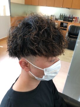 シャンプーボーイ ヒノ(SHAMPOO BOY Hino) メンズパーマ