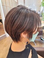 ヘアーズビースリー ポートサイド 大人くびれx丸みショートカット 20代30代40代50代