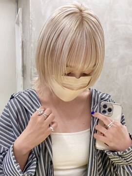 ソーコ 渋谷(SOCO) ハイトーンホワイトベージュグレージュケアブリーチ