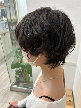 ナンバー リコ 名駅 ジャム 名古屋(N° rico JAM) 襟足スッキリ大人ガーリーショート ニュアンスパーマ 顔まわり