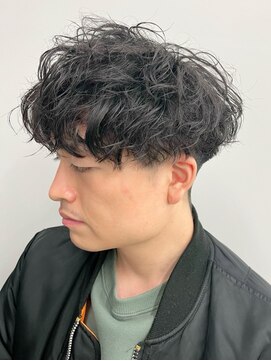 セプト 博多(SEPT.) ツーブロック　マッシュ　黒髪　ツイストスパイラルパーマ