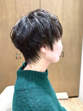 ヘアー ドレッサー パワードール(Hair Dresser) 30代、パーマで甘辛ショート!