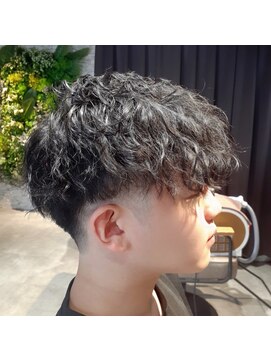 ネセサリー(NECESSARY) カット&ツイストスパイラルパーマ