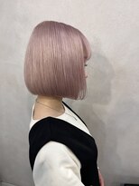 イル(iLu.) ホワイトピンクカラー/ペールピンク/ミニボブ/ボブカット