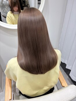 ヘイロー(HALO)の写真/HALOの縮毛矯正は、自然で柔らかい仕上がりに、まっすぐすぎない自然な縮毛矯正をあなたに