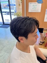 マキシム ナカイ(MAXIM NAKAI)&nbsp;メンズスタイル　センターパート　フェザーショート