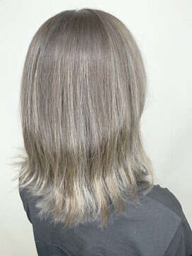 トリニティ(trinity) バレイヤージュ☆ハイライトカラーアッシュベージュ