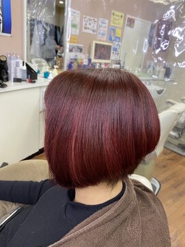 セラヴィ ヘアーサロン 前下がりボブ