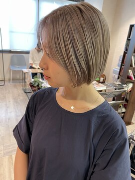 コワファーストナガサキシャンプーボーイ(COIFF1RST NAGASAKI SHAMPOO BOY) 大人可愛い20代30代40代黒髪前下がりショートボブ丸みショート◎