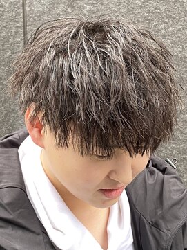 クオル 立川(QOL) ツイストスパイラル/刈り上げマッシュ/直線ツイスト