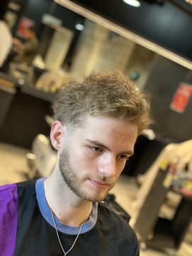 フランクスバーバー アンド ビアークラブ(FRANK'S BARBER and BEER CLUB) スパイキーショート