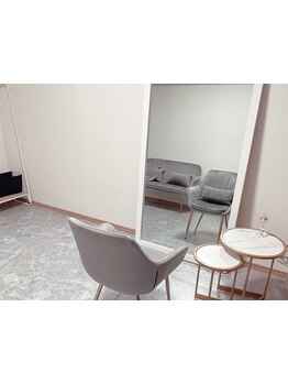 【エクステ専門店】女性stylistのみの完全プライベートサロン♪エクステ付けたいなら”Q9”へ☆