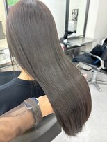 アルドーレフィエロ シンサイバシ(Ardore fiero shinsaibashi) 髪質改善矯正/レイヤーロング/アッシュブラック【小山田繭】