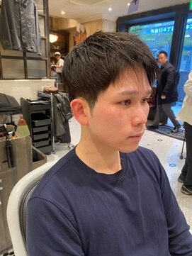 ルドローブラントオオサカ(LUDLOW BLUNT Osaka) 【LUDLOW　BLUNT】テーパーフェードカット　メンズショート直毛