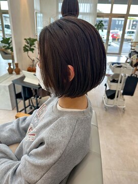 イルプロム 御厨店(illuprom.) ショートボブ / アッシュ