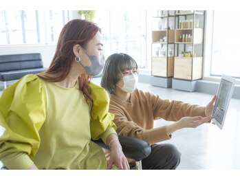 ムク(MUK)の写真/半個室×少人数で叶えるあなただけのリラックス空間をご提供◎髪のお悩みやスタイルも相談しやすい♪