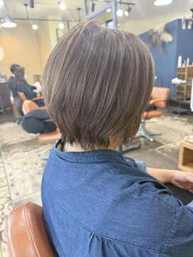 ワラティク(WARATI C) ショートボブ