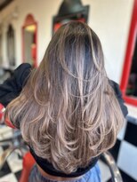 ロック フィールド&nbsp;グレージュバレイヤージュ×外ハネミディ