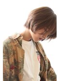 大人可愛いニュアンスショートボブ　耳かけも可愛く決まる