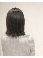 ヴァンクシー バイ ルナ(VANKCY by Luna) 気になる赤味無し!暗めでも透け感あるアッシュ 外ハネ ボブ