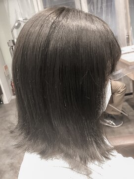 ビースリー ロア グレイッシュボブ×イルミナカラー