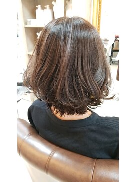 ハグエヴェック(HUG AVEC) セミディヘア